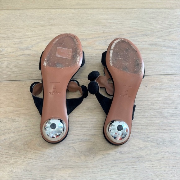 Alaia Bombe embellished suede sandals - Picture 5 of 6